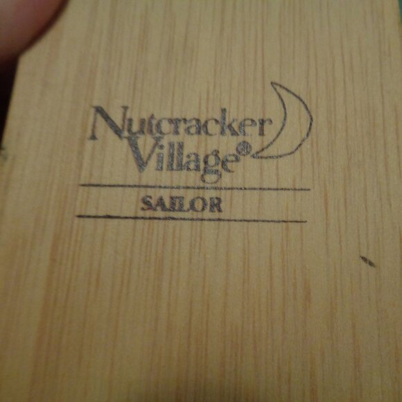SAILOR WOODEN NUTCRACKER NUTCRACKER VILLAGE 11 INCHES - Picture 11 of 13